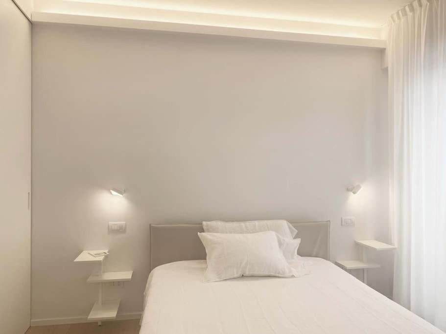 The Window On The Theatre And The Cathedral - Luxury Apartment Côme Extérieur photo