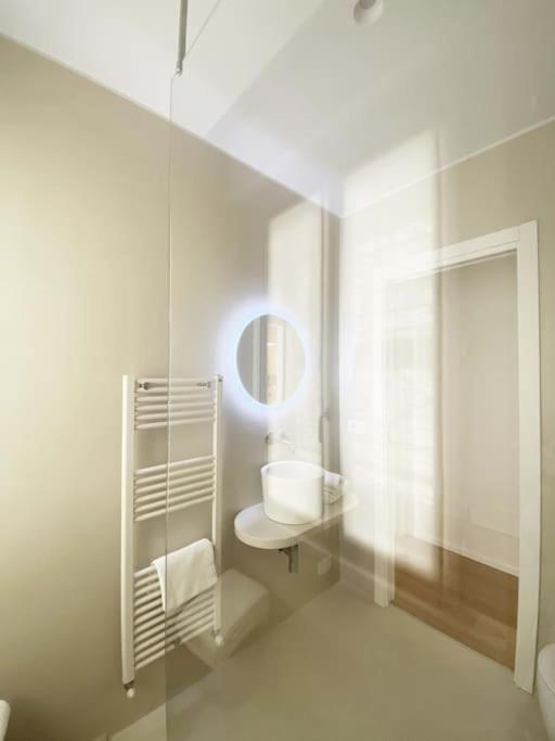 The Window On The Theatre And The Cathedral - Luxury Apartment Côme Extérieur photo